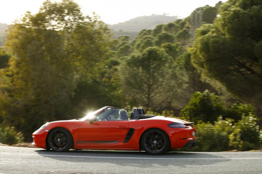  Porsche 718 Boxster T (982) 2019 года  (WW) (фото 17 из 52)
